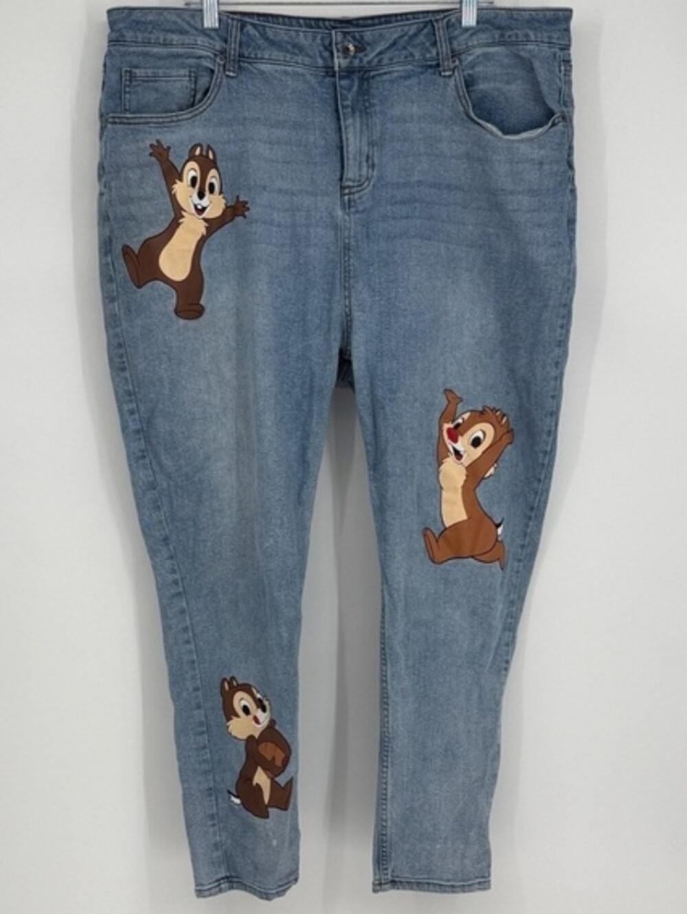 HER UNIVERSE Disney Chip & Dale Women’s Jeans Size 18 Light Wash High Rise CUTE!
